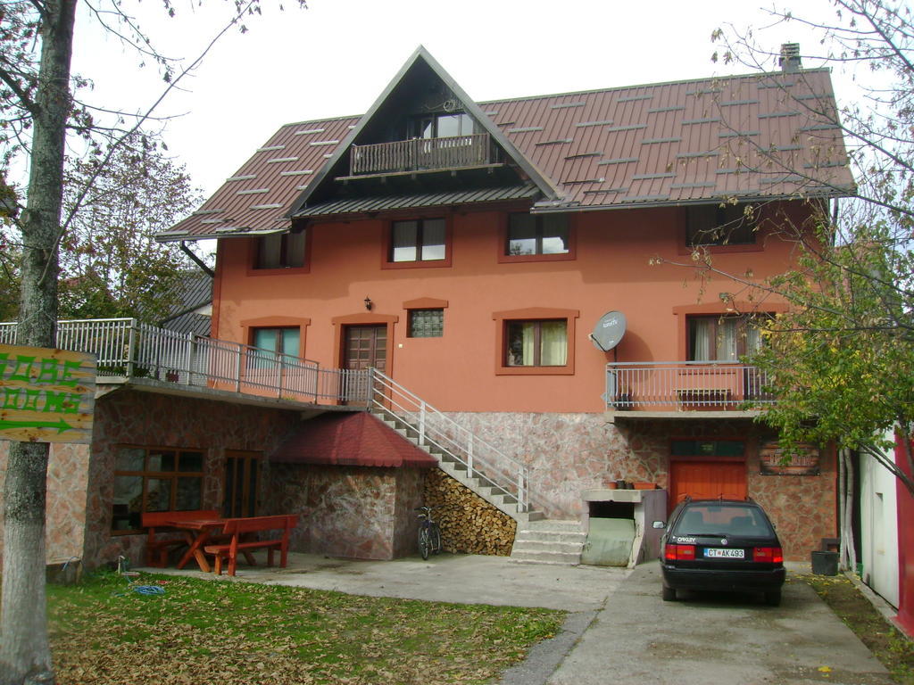 Apartments And Rooms Taverna Žabljak Rom bilde